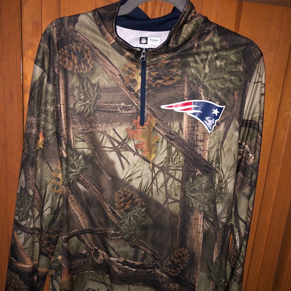Women’s Camo Patriots Quarter Zip